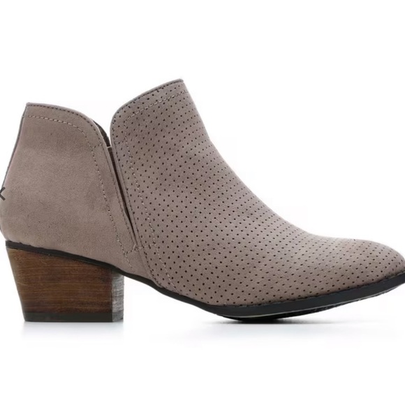 Jones New York Shoes - Jones NY CeCee Bootie 8.5